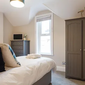 Stylish Town Centre House - 300mbps, Parking & Sunny Decking , Bournemouth United Kingdom